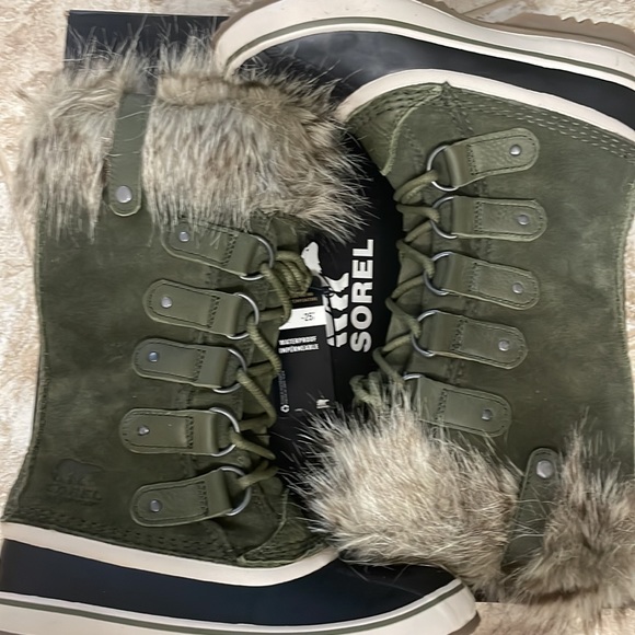 Brand New Sorel Joan of Arctic boots - Picture 2 of 4